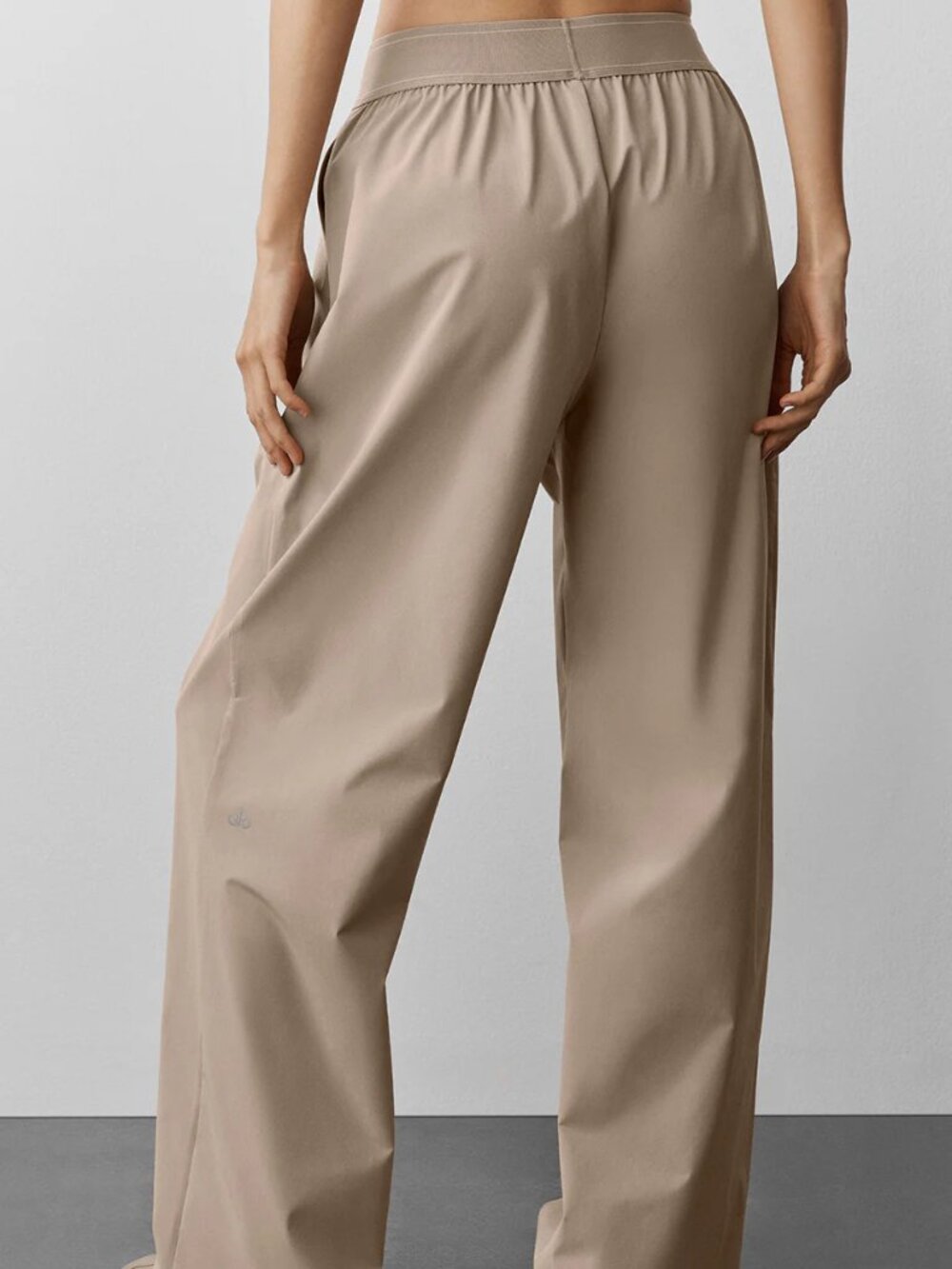 Brand new🎏ALO Yoga Suit Up Trouser Gravel Color(Regular)📔Wide Leg High Rise - Picture 8 of 8